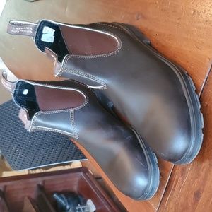 Blundstone 500 boots. US size 10.5. Stout brown.